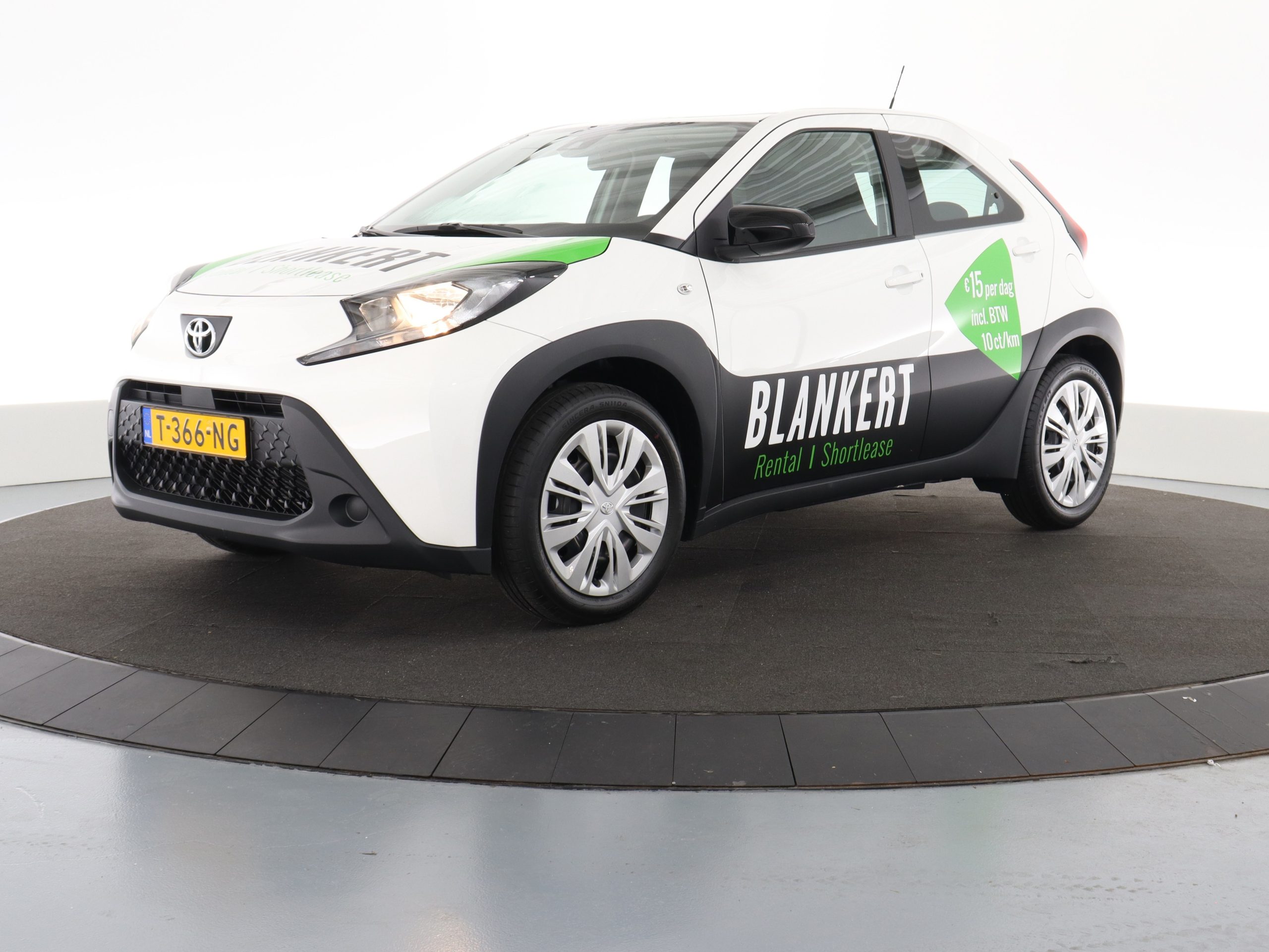 Blankert Autoverhuur Zwolle: ACTIE-AUTO v.a.
DAG €15,- / WEEKEND € 30,- / WEEK €105,- incl. BTW