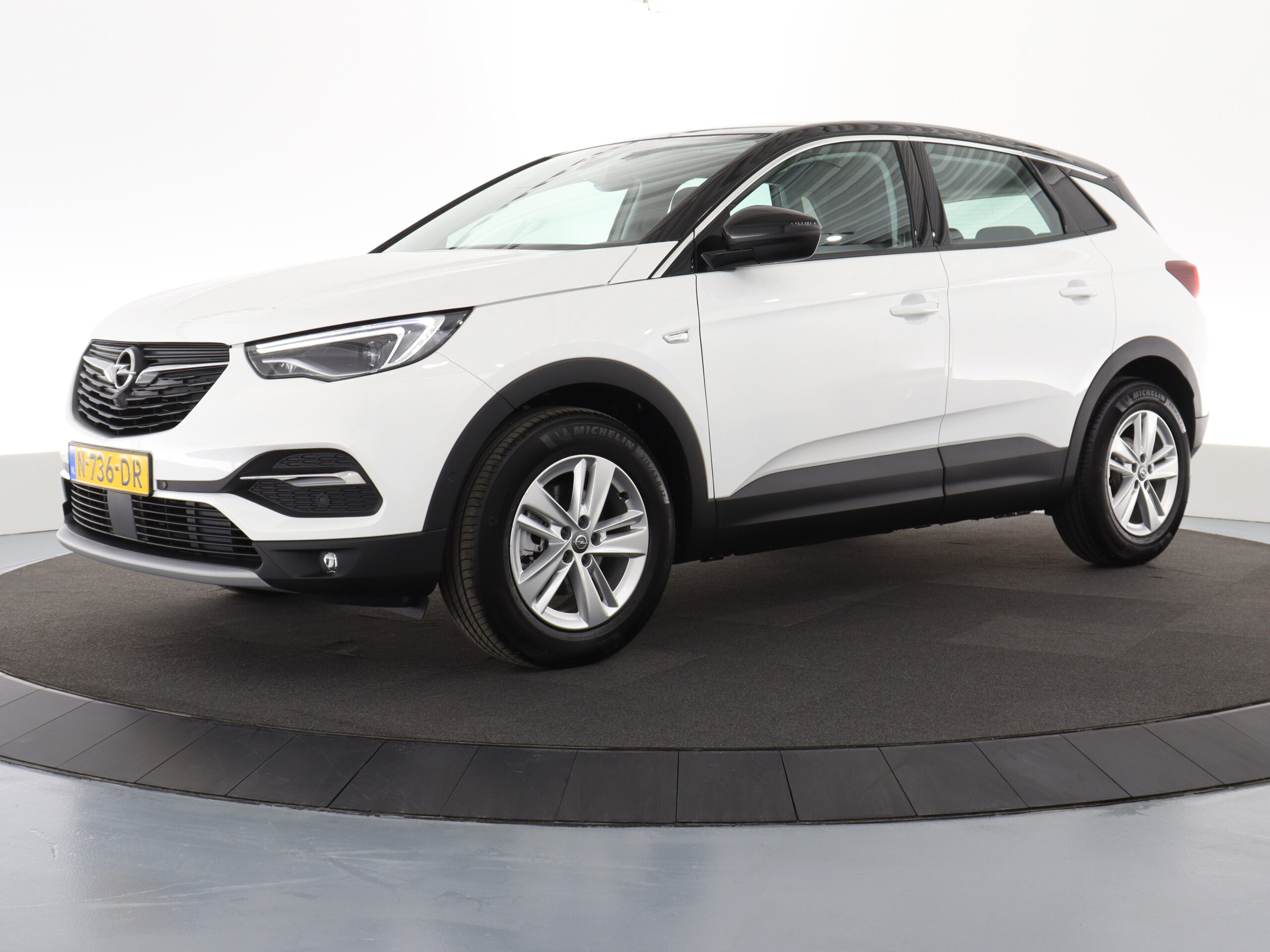 Huurtarieven Blankert Autoverhuur Zwolle VAKANTIE AANBIEDING D-SUV-klasse: *Slechts € 495,- incl. BTW voor een hele week.